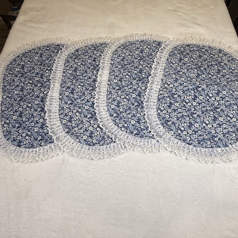 Vintage Handmade Quilted Placemats Set 4 Blue Floral White Lace Cottage Decor